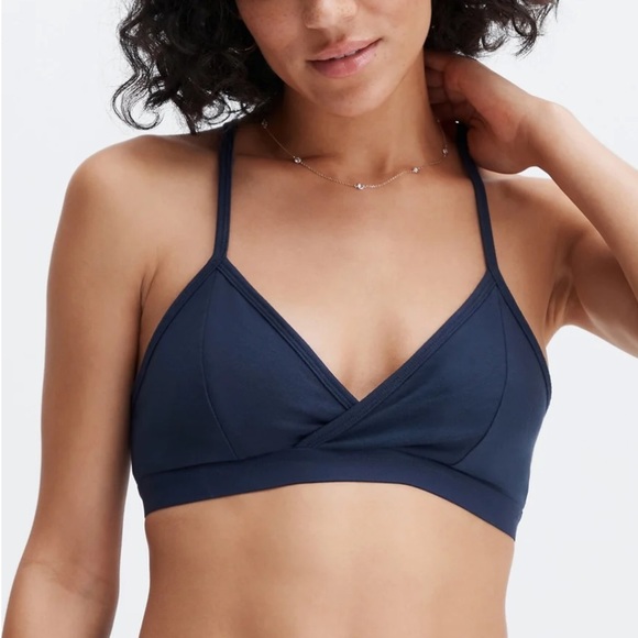 Women’s Fabletics Low Impact Lounge Bra-Black - Picture 2 of 6